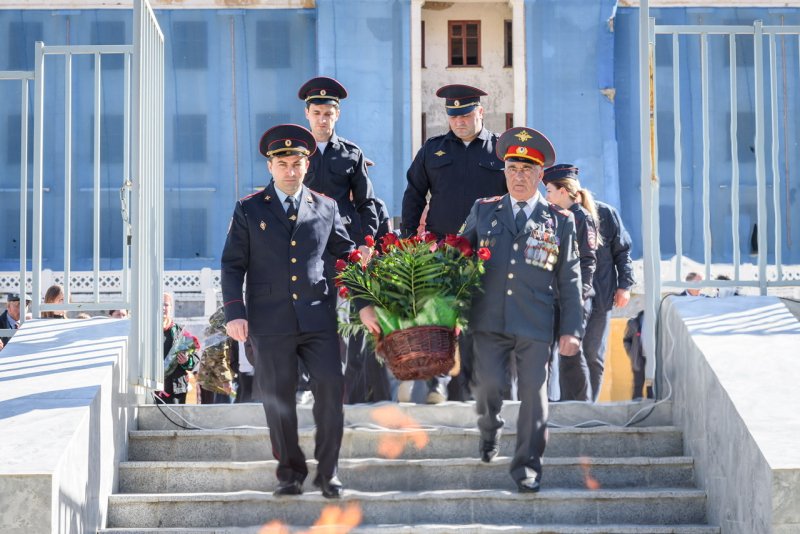 Сотрудники полиции Эльбрусского района приняли участие в памятных мероприятиях