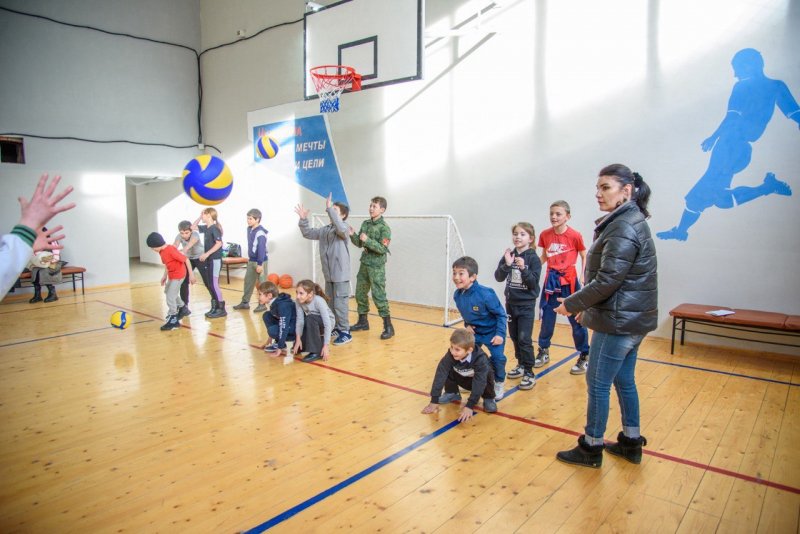 В Эльбрусском районе сотрудники полиции и местной администрации организовали спортивный праздник для подростков